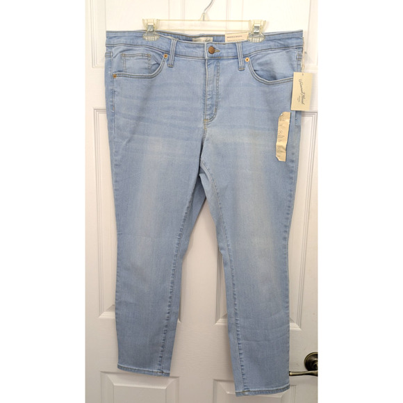 Women's Mid-Rise Skinny Jeans Lightweight Denim 18 Short Light Blue - Picture 2 of 6